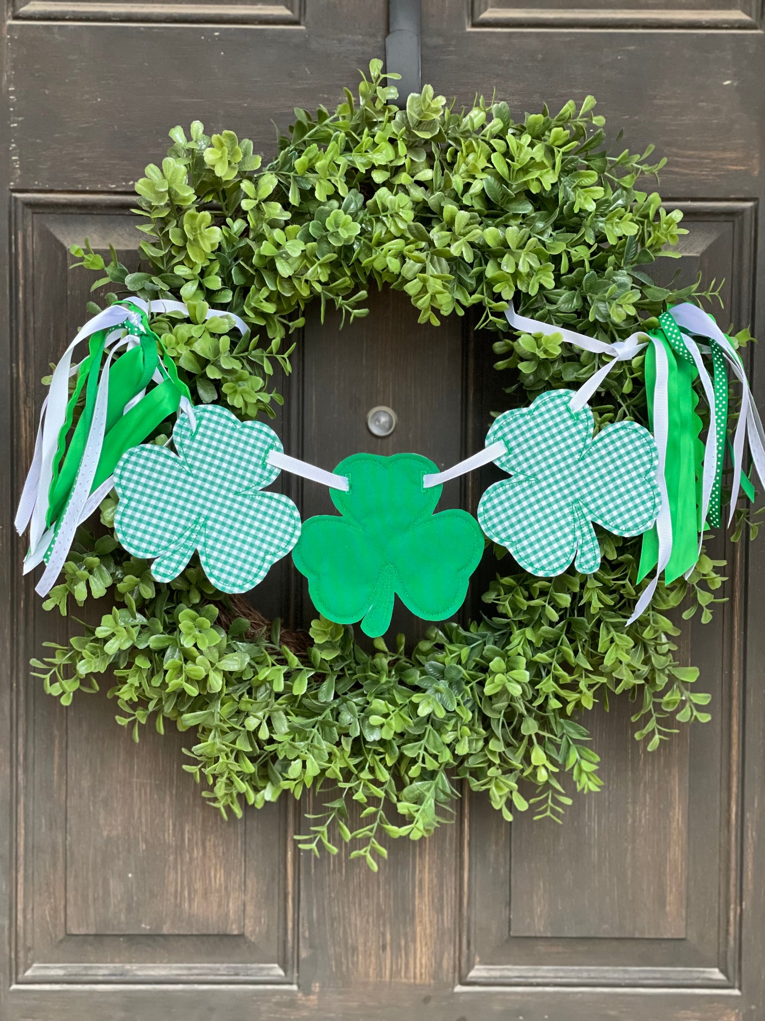 Shamrock Wreath Banner